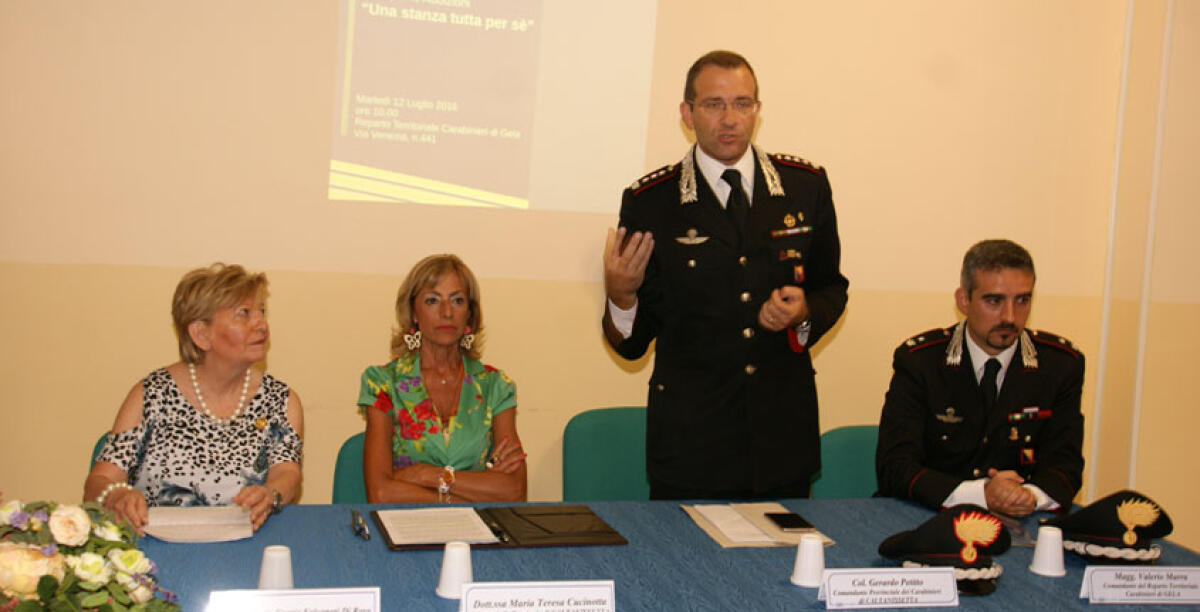 Una stanza tutta per sè, nella sede dei carabinieri un'aula d'ascolto per le donne vittime di violenza - 
