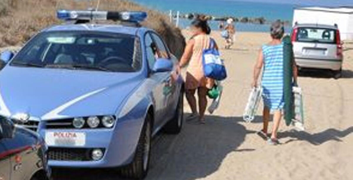 Trentenne rischia di annegare in mare, tratto in salvo dagli agenti di Polizia - 