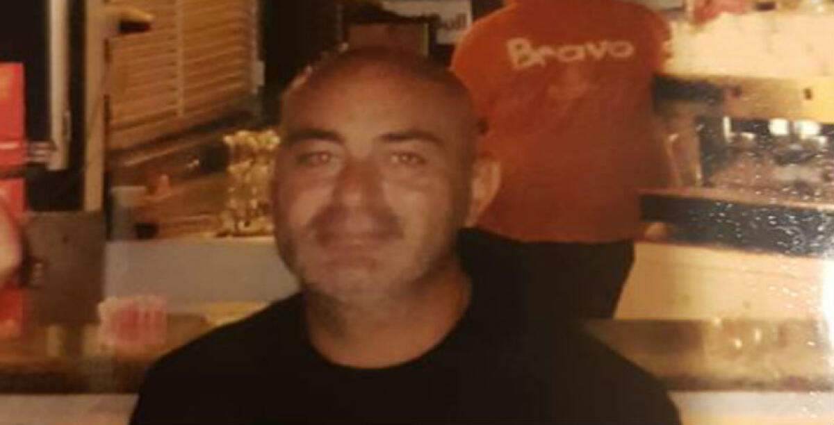 Si tuffa in piscina e salva un bambino che stava per annegare, un poliziotto ha evitato la tragedia - 