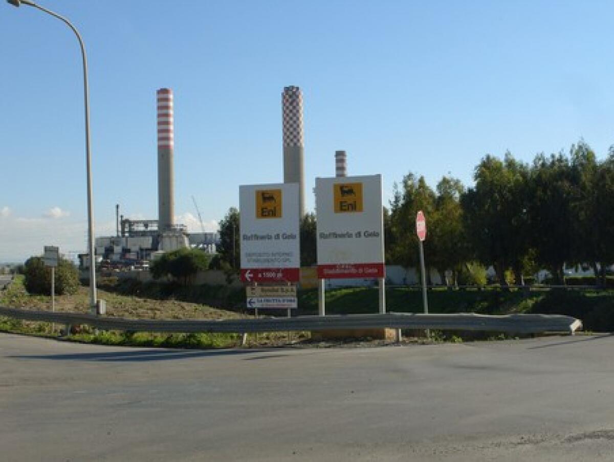 Impianti per la lavorazione dei rifiuti nell'area Eni, i grillini chiedono chiarezza al vice sindaco - 