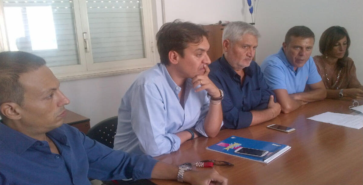 "Dieci milioni di euro per i rifiuti e solo briciole per le famiglie in difficoltà", lo stato maggiore del Pd contesta il bilancio - 