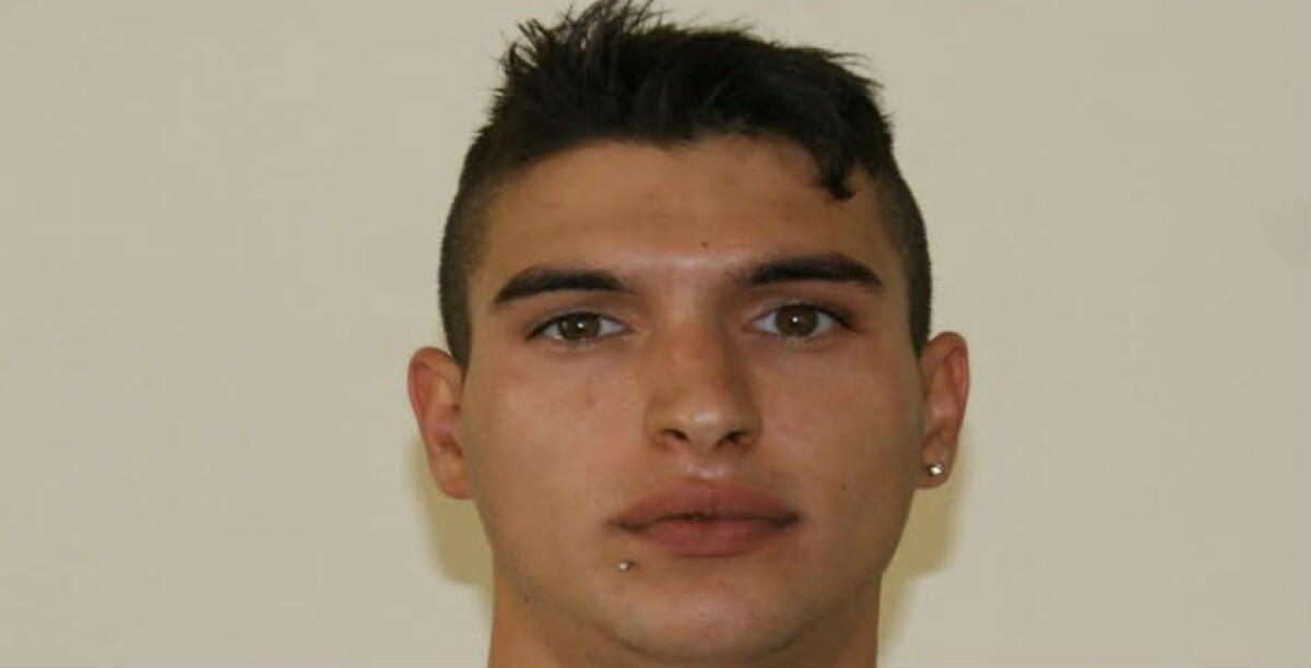 Ha cercato di dare alle fiamme un cittadino romeno, arrestato un ventenne: la vittima ha diverse ustioni - 