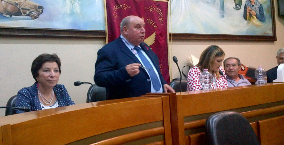 Poliambulatori anno zero, computer in magazzino e referti ancora compilati su carta - 