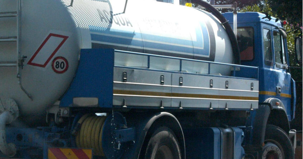 Autobotti comunali ferme, il Comune si affida ai privati per sopperire agli stop di Caltaqua e Siciliacque - 