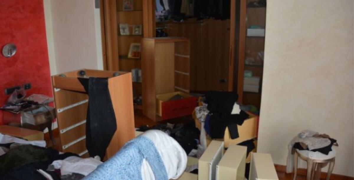 I proprietari sono ad un matrimonio e due giovani tentano il "colpo grosso" in casa: fermati dai poliziotti - 