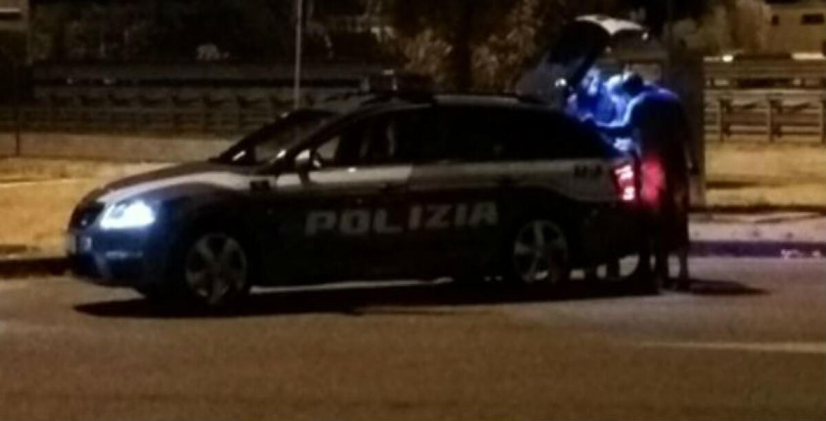 Travolta da un'auto in via Venezia, gravi le condizioni di una donna: è in prognosi riservata -