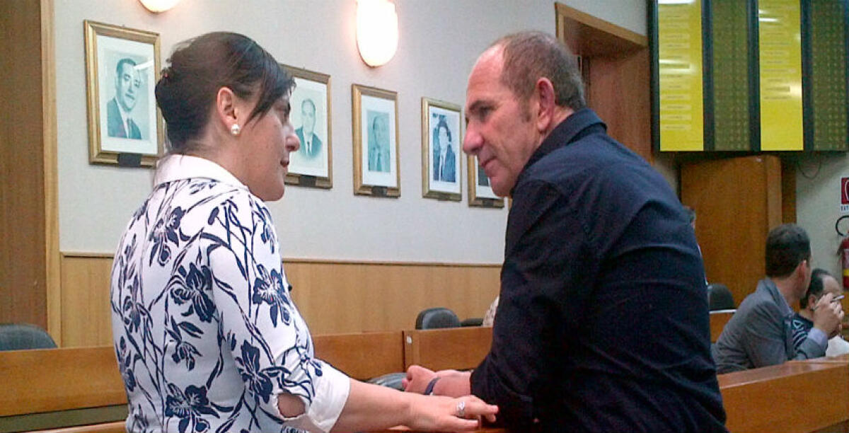 Il sindaco è solo al comando? La Lista Musumeci e il Polo Civico aprono al dialogo: "Troppe volpi in consiglio" - 