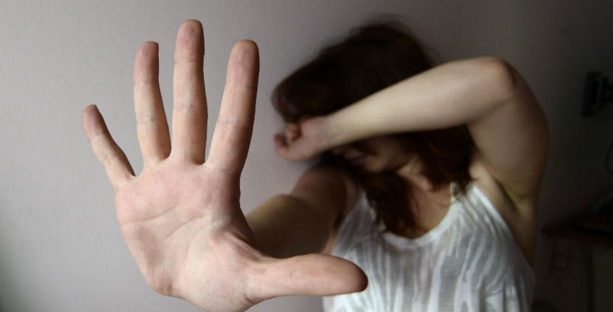 Costringeva l'ex fidanzata a prostituirsi, accuse contro un giovane: di lui si sono perse le tracce - 