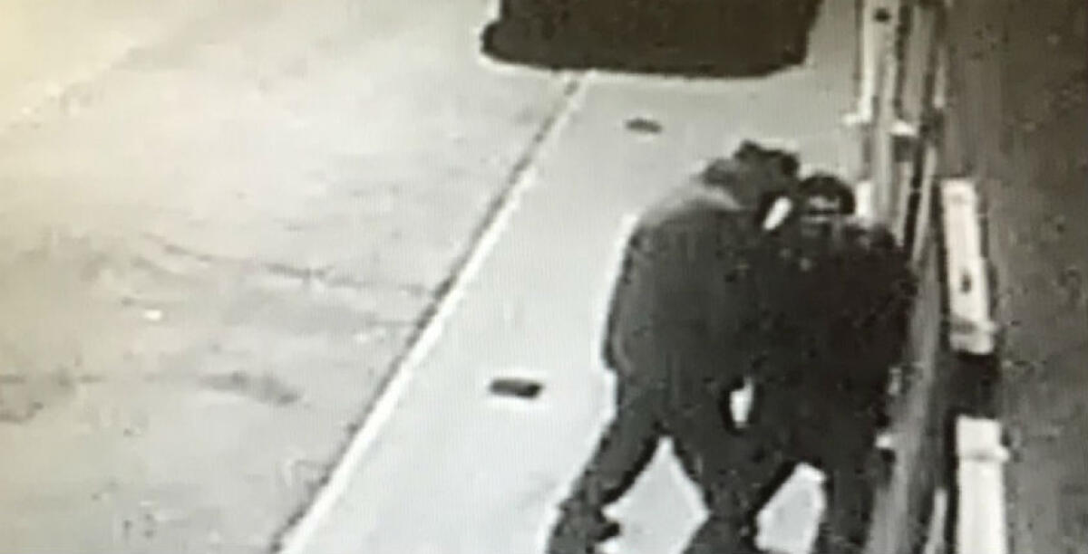 Tentano di svaligiare una casa ma i vicini avvertono i carabinieri: arrestati tre minori - 