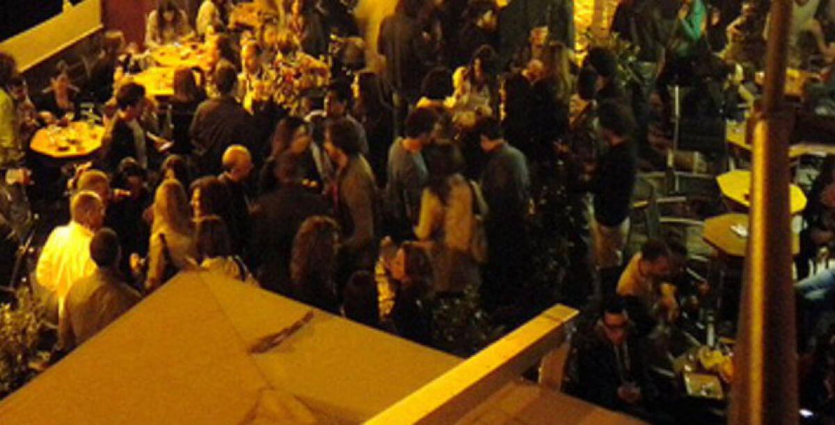 Rissa in piazza Sant'Agostino, coinvolti cinque giovanissimi: sono finiti al pronto soccorso - 