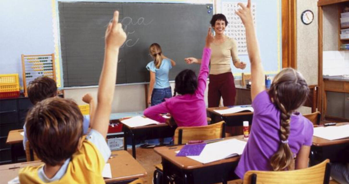 Le aree degli istituti scolastici di Piano Notaro nel degrado, i genitori degli alunni sul "piede di guerra" - 