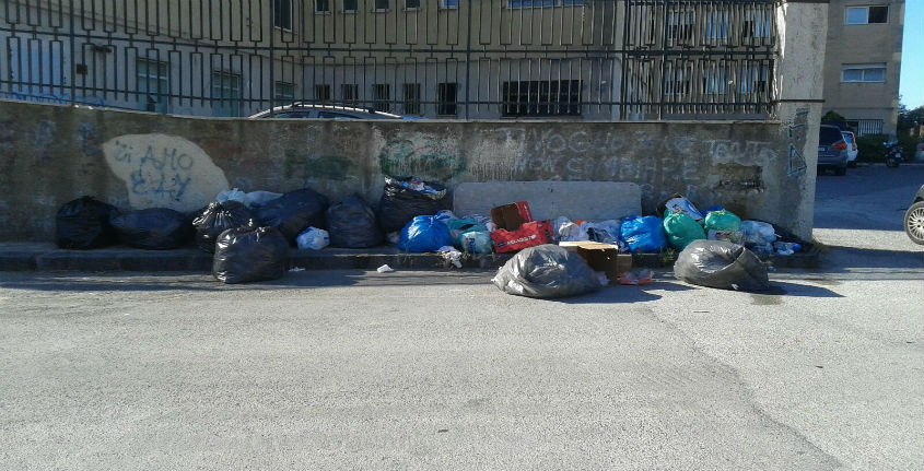 rifiuti-scuola.jpg