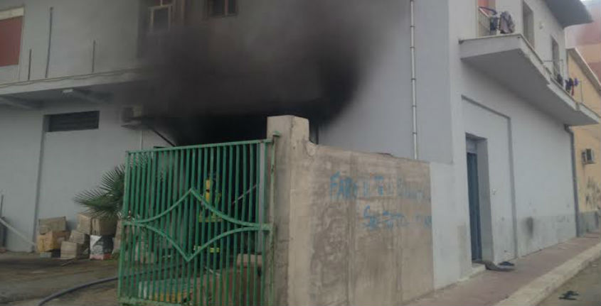 incendio-magazzino.jpg