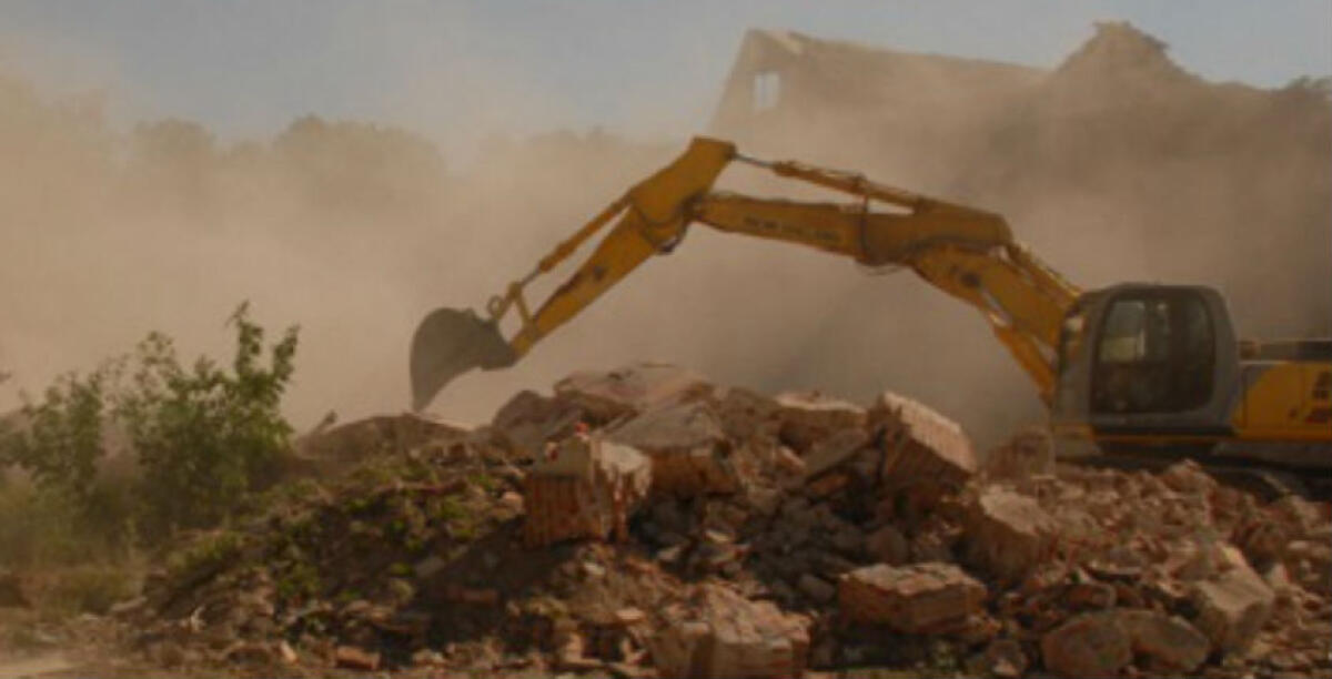 Stavano sbancando un'area sottoposta a vincolo, scattano i controlli a Manfria: fermati i mezzi - 