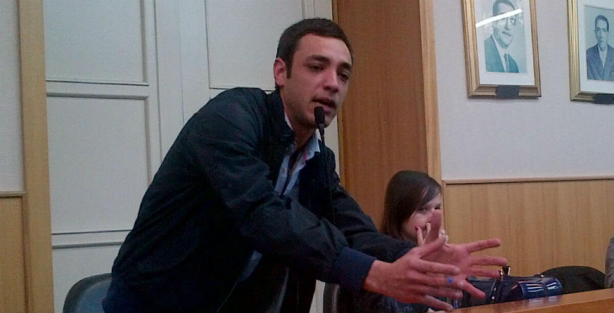 Lo scontro sui rifiuti, vertice dei grillini: è muro contro la proroga dell'appalto - Il neo capogruppo grillino Angelo Amato