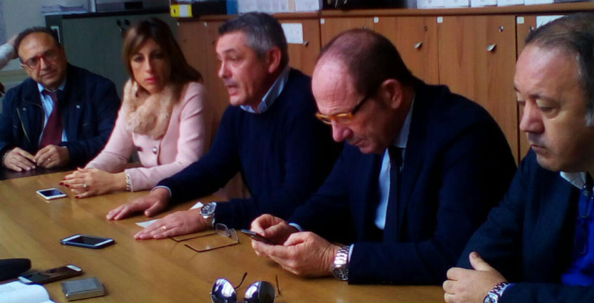 Rifiuti e "veleni" politici, la commissione d'indagine contro Amato: "Non siamo un clan mafioso...atto vomitevole" - 