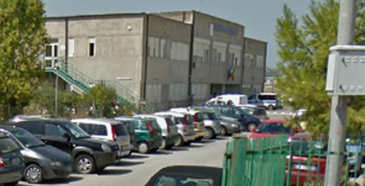 Polizia municipale, locali dichiarati inagibili per presenza di amianto - 