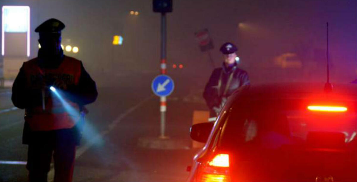 Cerca di fuggire durante i controlli, un operaio pagherà 3 mila euro: assolta la proprietaria del mezzo -