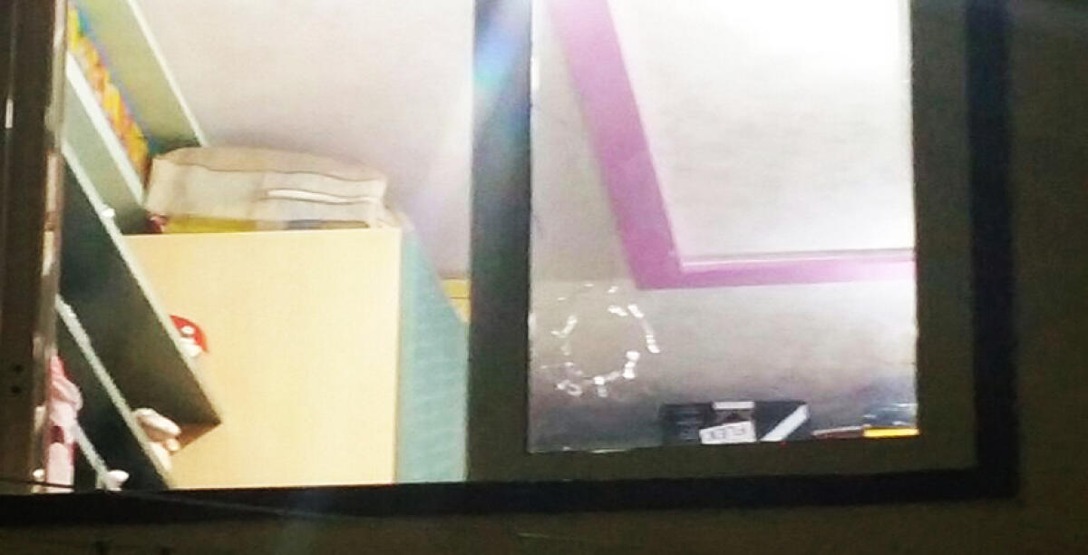 Con la scusa di Halloween lanciano sassi contro la finestra di un medico - 