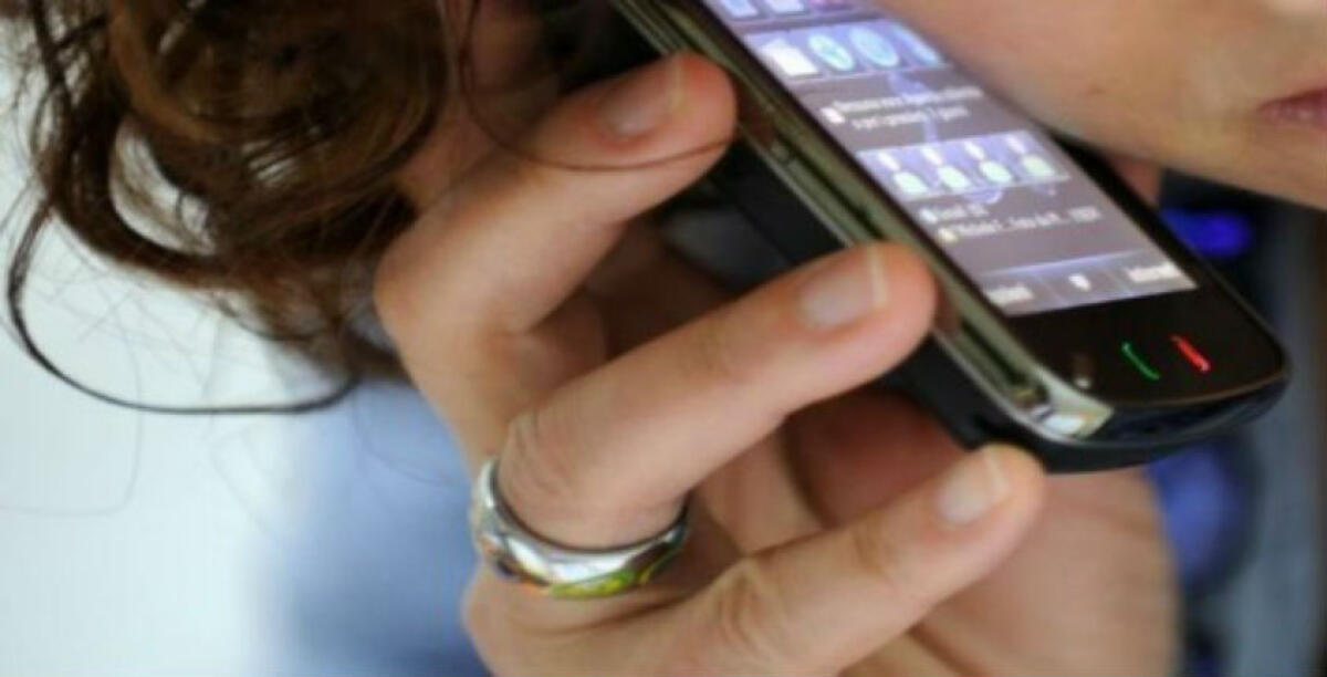 La telefonata "agghiacciante" sulla tredicenne trovata morta, accuse a due minori: in aula i familiari - 