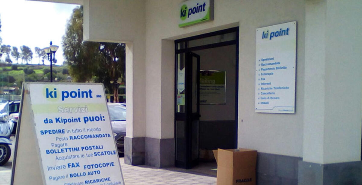 Sassi contro il Ki-Point accanto al tribunale, atto vandalico o tentato furto? - 