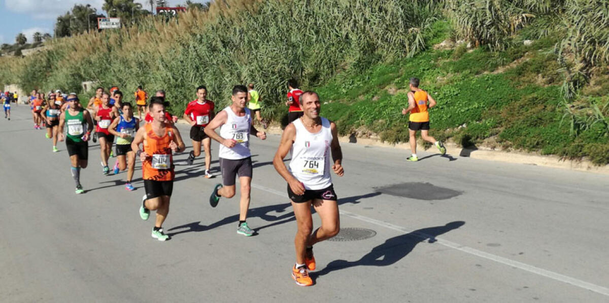 La carica dei 700 per la maratonina del Golfo, trionfano Spitali e la Canzoneri - 