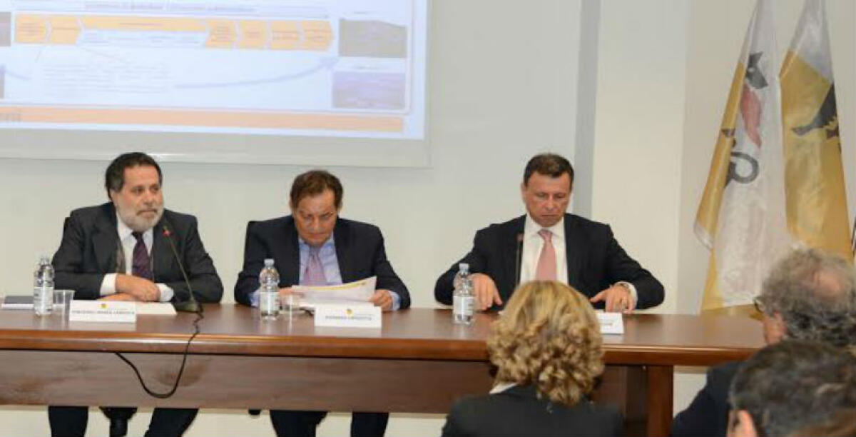 "Non sono il presidente dei petrolieri", Crocetta e Eni "danno i numeri": "A Gela il polo verde italiano" - 