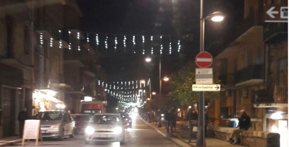 Le luminarie natalizie anche in corso Aldisio, Casano: "Non ci saranno commercianti di serie A e serie B" - 