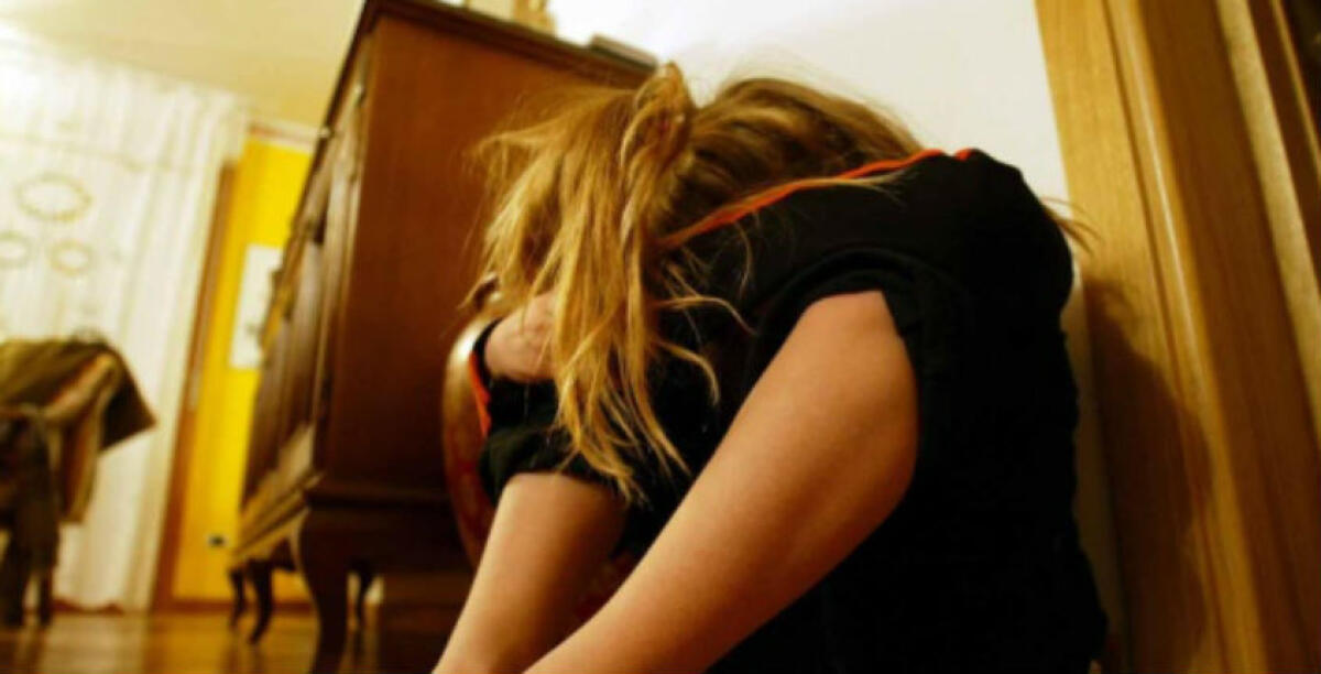 Un operaio a processo per presunti abusi sulla figlia della nuova moglie, la donna sentita in aula - 