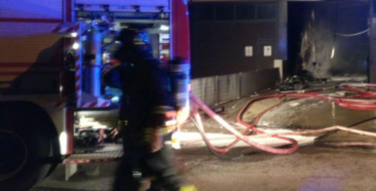 Un rogo nello stabilimento della Gela gas, le fiamme probabilmente causate da un cortocircuito - 