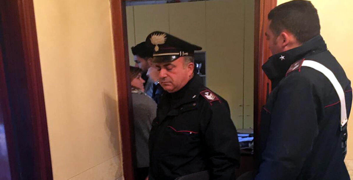 Medico aggredito e rapinato all'interno del suo appartamento in via Navarra - 