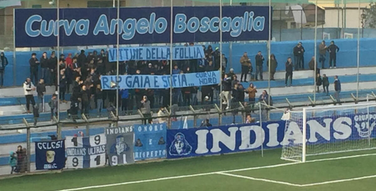 I tifosi della Boscaglia ricordano Gaia e Sofia Trainito con uno striscione - 