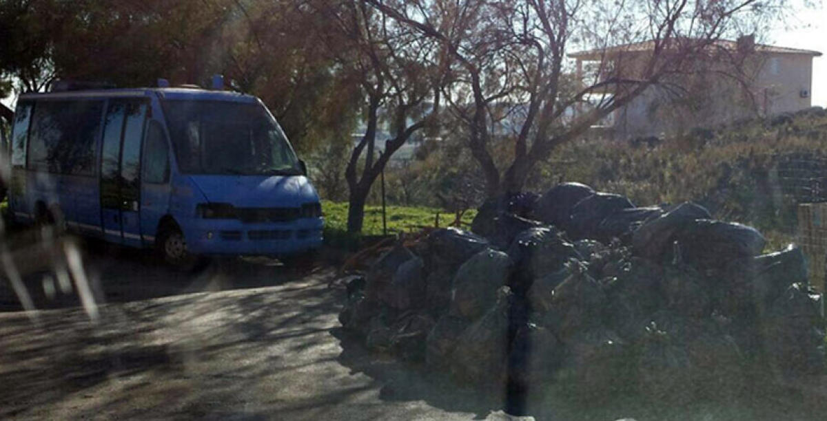 I 150 migranti del Cas di Manfria tra rifiuti non differenziati e rottami - 