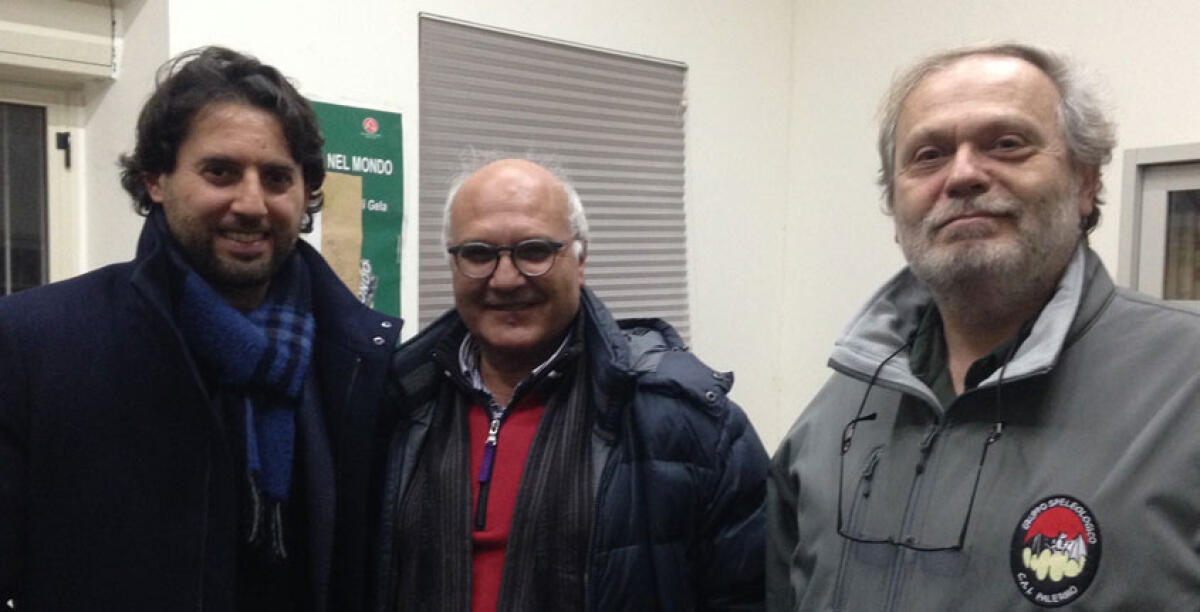 La "pietra calendario" convince gli studiosi per i suoi intagli, scoperti monoliti e una necropoli - 