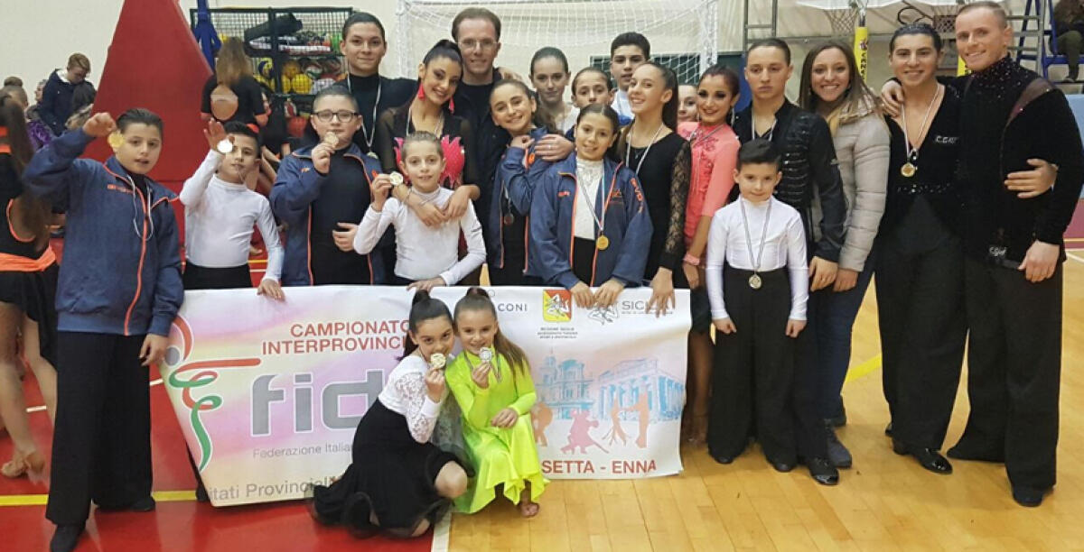 Otto ballerini della Lions Dance sul gradino più alto del podio al campionato interprovinciale - 