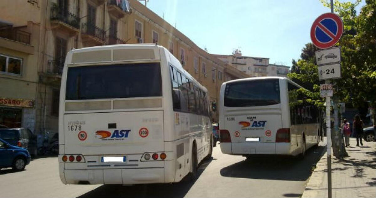Si allenta la contesa tra Comune e Ast, in città arrivano quattro nuovi bus: D'Arma, "è un primo passo" - 
