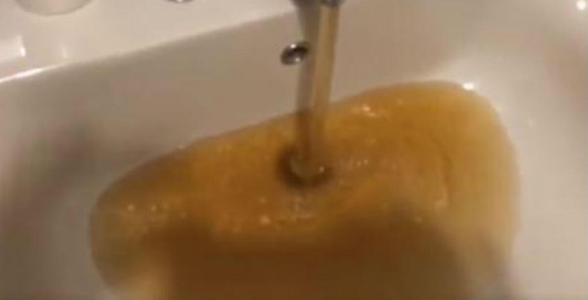 Tanti dubbi sulla qualità dell'acqua distribuita in città, il sindaco ordina controlli: pagherà Caltaqua - Immagini di repertorio