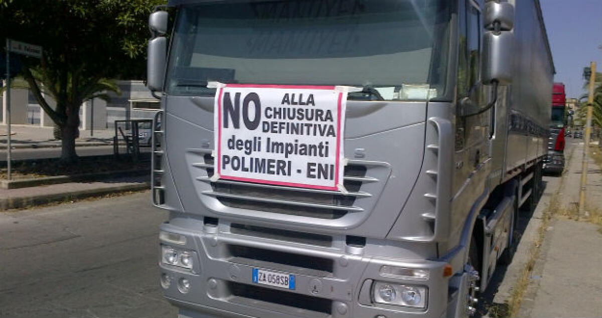 Versalis lascia il terminal locale, l'azienda rassicura gli autotrasportatori: "Verranno rispettati tutti i contratti" - 