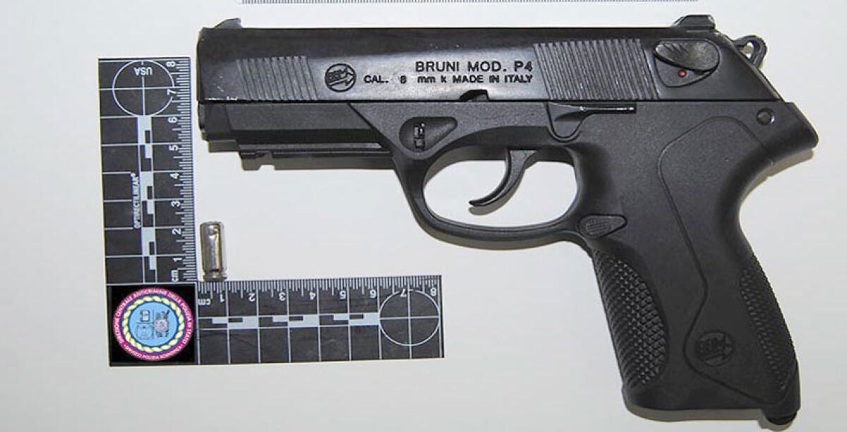 Eccoli i protagonisti della rissa con tanto di pistola alla movida: due arresti ed una denuncia - 