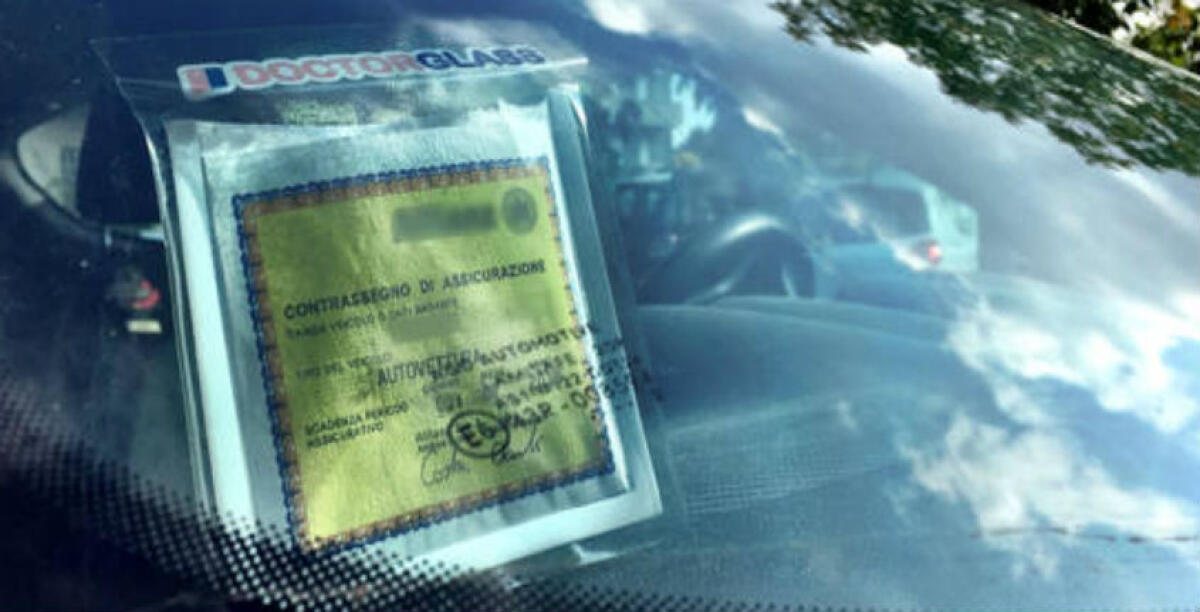 Decine di clienti raggirati, pagavano per polizze assicurative "vuote": condannata una broker - 