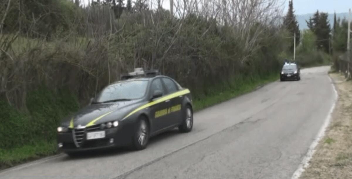 Scoperti e denunciati 137 falsi braccianti agricoli, la truffa avrebbe fruttato 900 mila euro - 