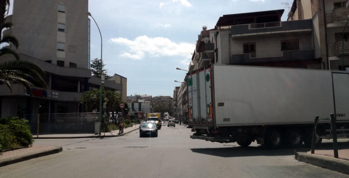 Troppi incidenti nell'incrocio di via Tevere, Scerra: "Era prioritaria questa rotatoria" -
