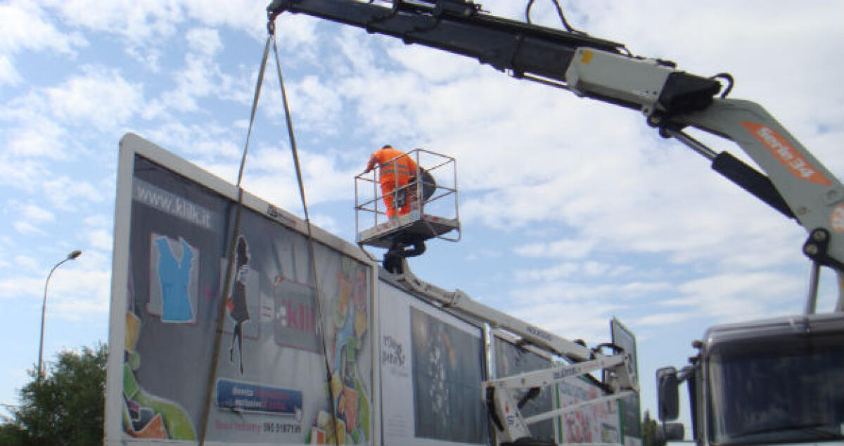 Gli impianti pubblicitari in città, aperto il confronto: gli operatori, "il bando per le aree non è la soluzione" - 