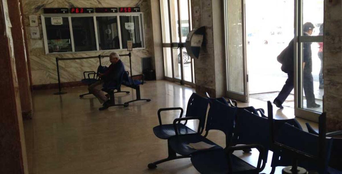 Ospedale, il management migliora la privacy al Cup ma dimentica i servizi igienici - 