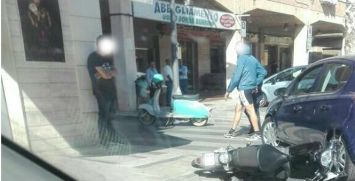 Scontro in corso Aldisio, impattano uno scooter e un'utilitaria: c'è un ferito - 