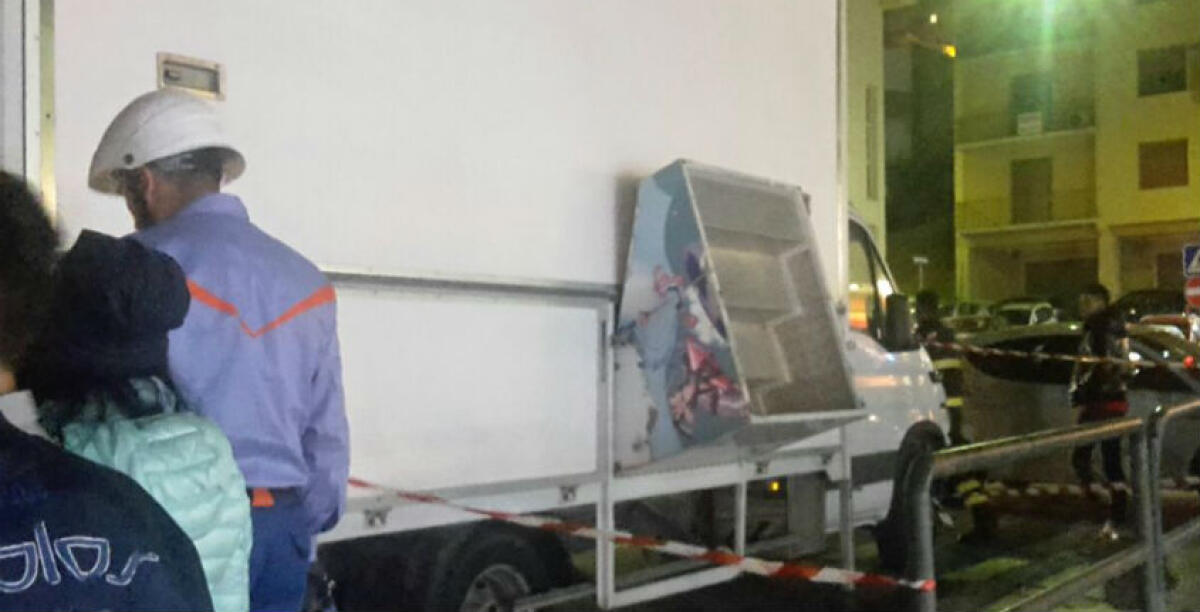 Colpito da una scossa elettrica alle giostre sul lungomare, un bambino al pronto soccorso: area transennata - 