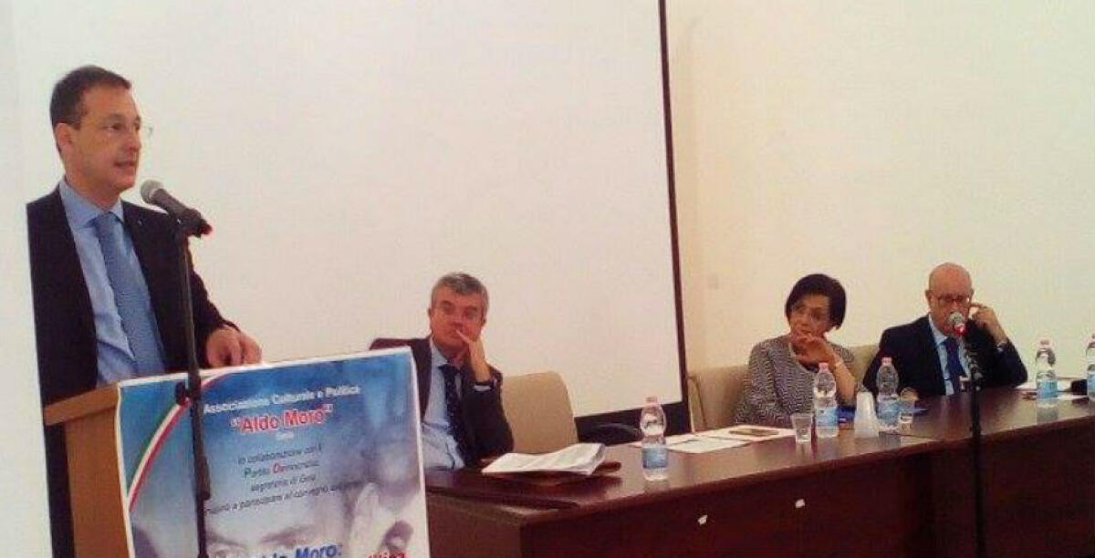 Il patto politico nel ricordo di Moro, all'ex chiesa di San Giovanni Pd e centristi lanciano la nuova fase "benedetta" da Lupo - 