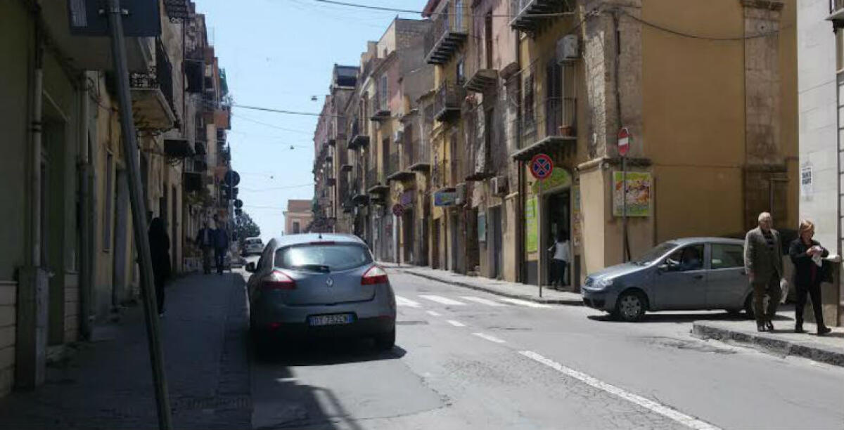 Addio parcheggio selvaggio, da domani riprende la sosta a pagamento con novità - 