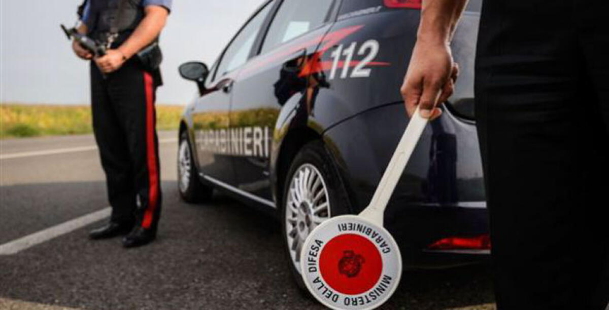 Provoca un incidente stradale e aggredisce i carabinieri che li soccorrono: arrestato romeno - 