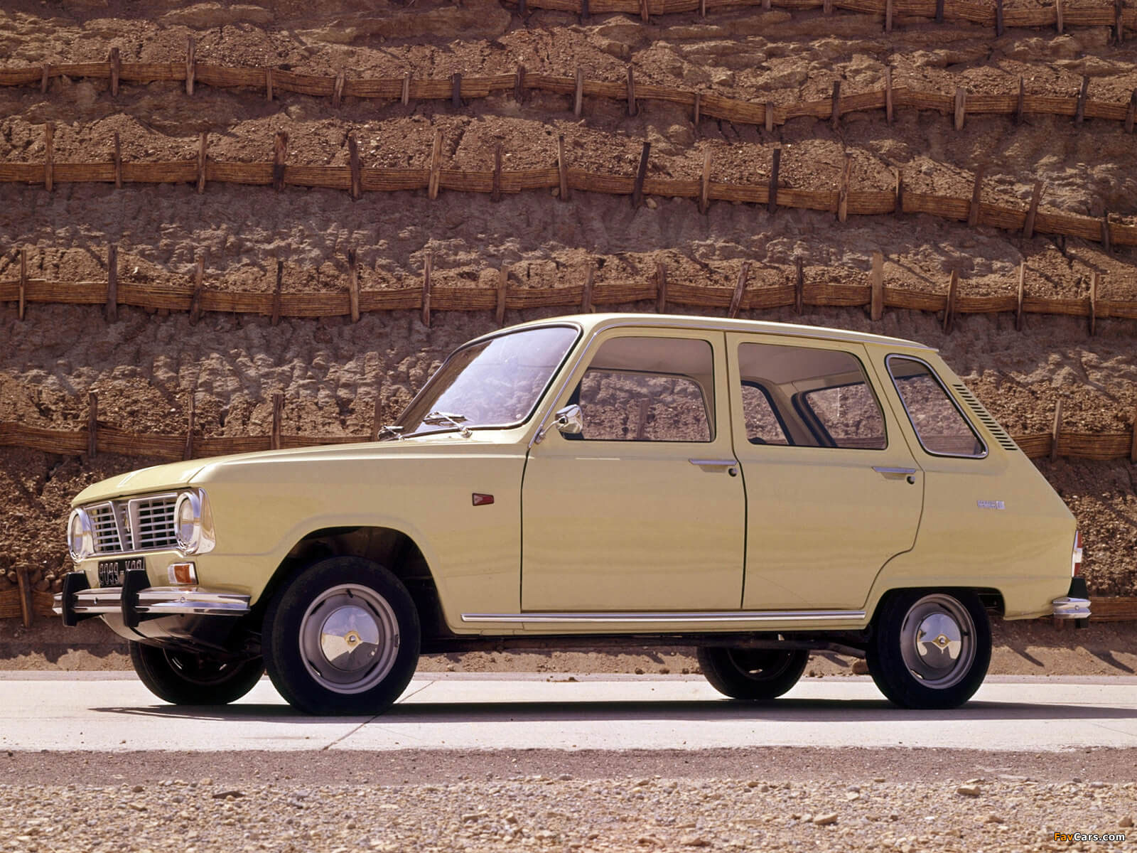 Renault-6-1968.jpg